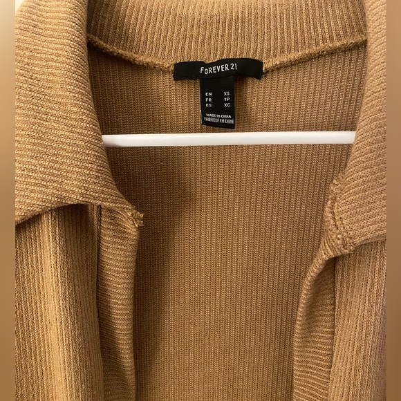 Collared Camel along Cardigan - Picture 2 of 2